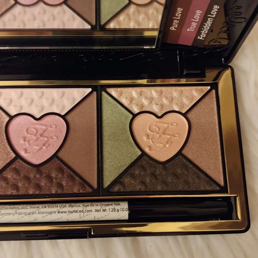 💖 FIRM! NWT TOO FACED LOVE EYESHADOW PALETTE (DISCONTINUED)